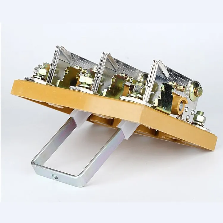 Saklar Isolator 100 Amp 4 Tiang